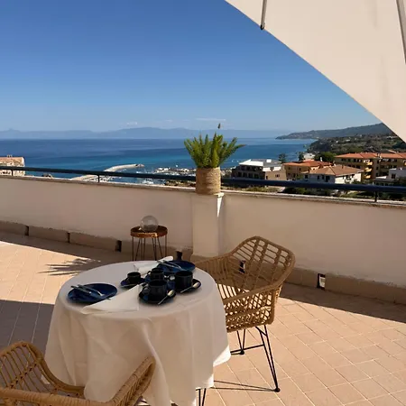 Emmesse & Infinite Blue 4* Tropea