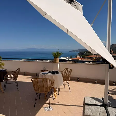 Emmesse & Infinite Blue Tropea