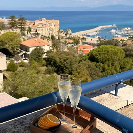 Emmesse & Infinite Blue Tropea